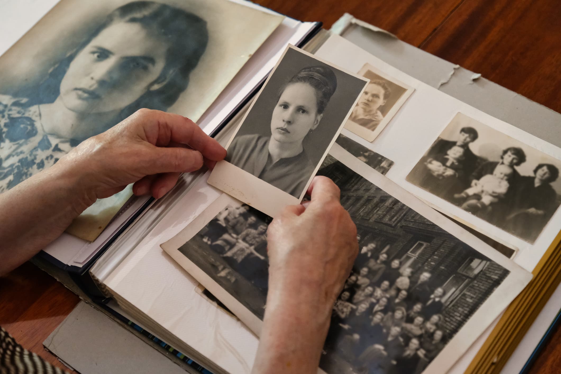 Journaling with Involuntary Autobiographical Memory for Seniors